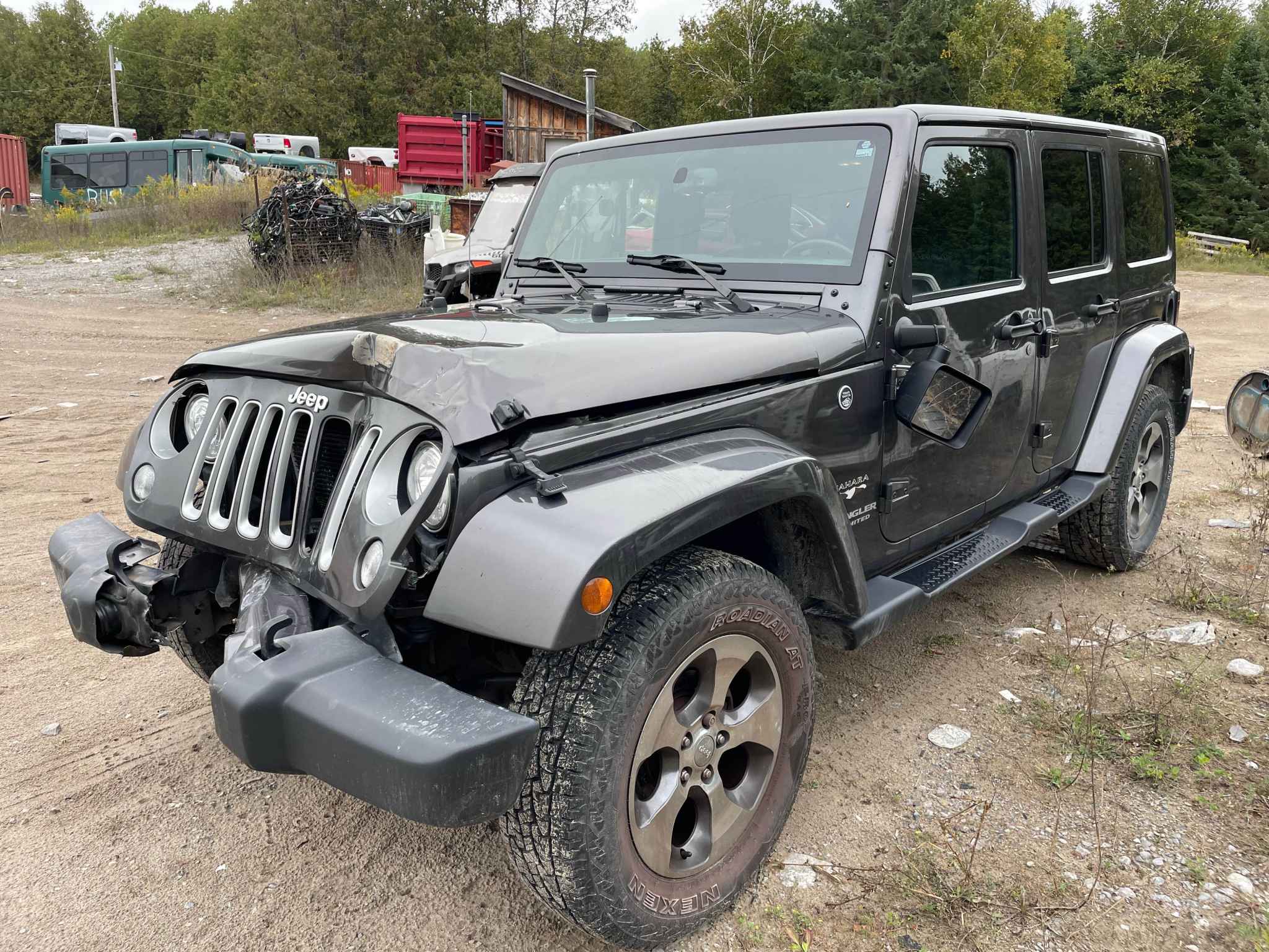 You are currently viewing Jeep Wrangler (SAHARA) 2017 Gray